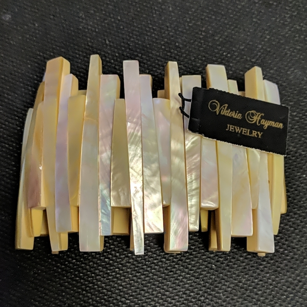 Women's bracelet